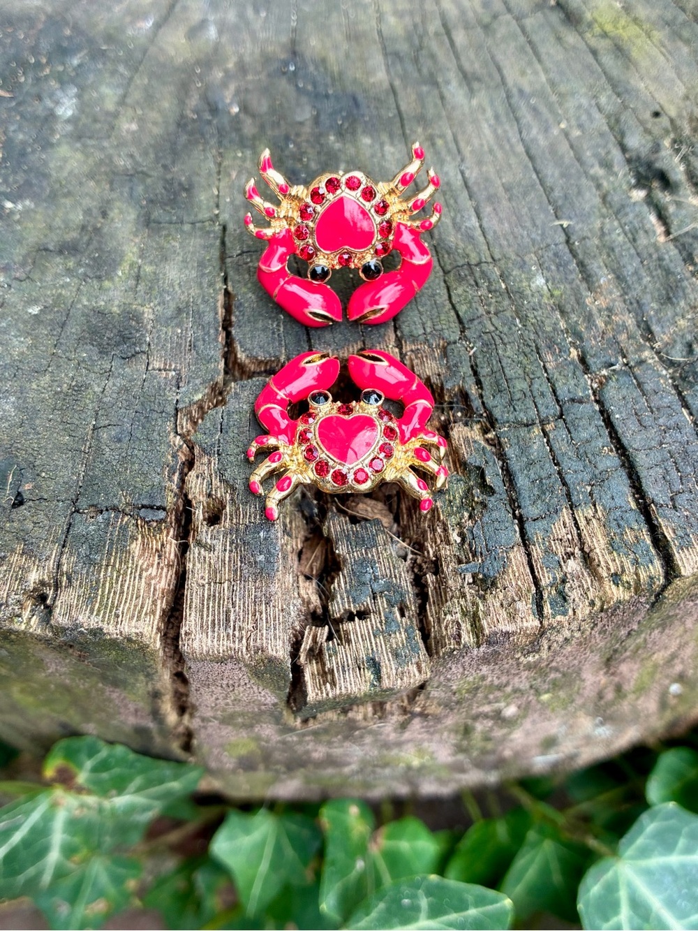 🦀 Gold-Tone Red Heart Crab Earrings - Women Accessories